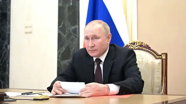 Путин заявил о спаде ажиотажного спроса на продукты