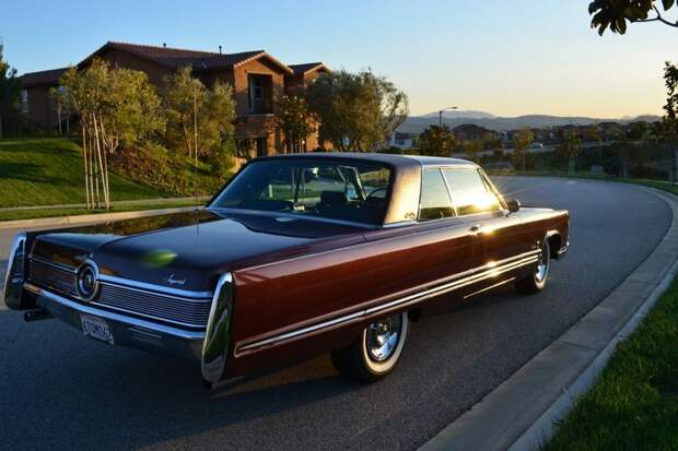Редкий Imperial Crown Coupe 1967 года продают на аукционе (69 фото)