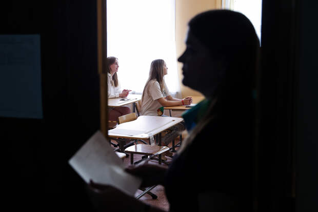Тему с раздеванием школьниц перед ЕГЭ в Воронеже вынесут на заседание Госдумы