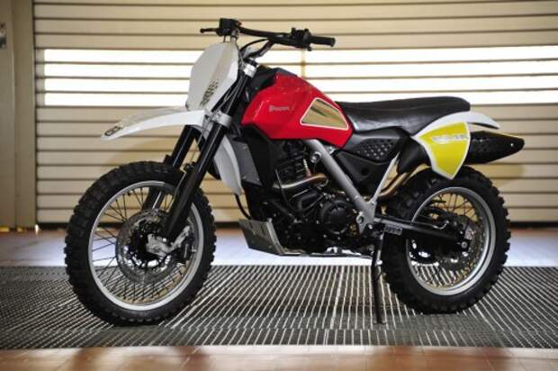012012-husqvarna-baja-concept-01