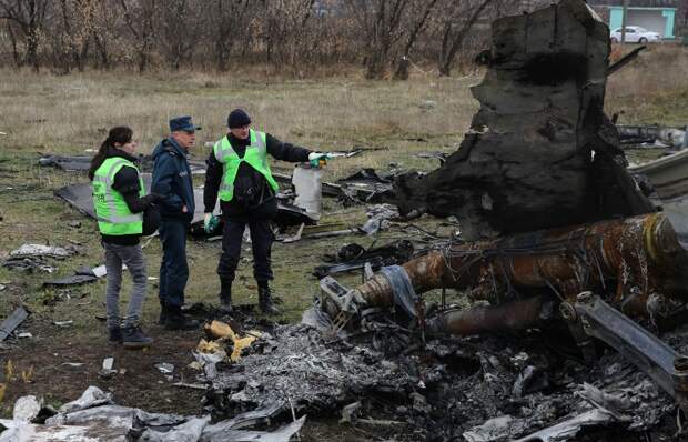 На месте крушения Boeing в Донецкой области, 16 ноября 2014 года