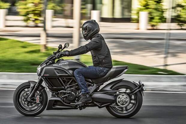 Первый взгляд на Ducati Diavel Carbon