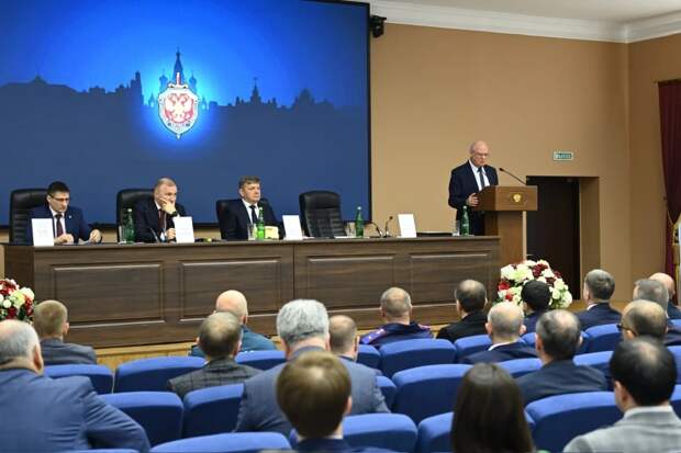 В Майкопе прошло межведомственное совещание по противодействию вовлечения молодежи в террористическую деятельность