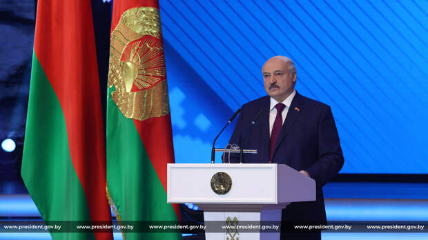 «Нельзя это культивировать»: Лукашенко запретил белорусам выпускные на лимузинах