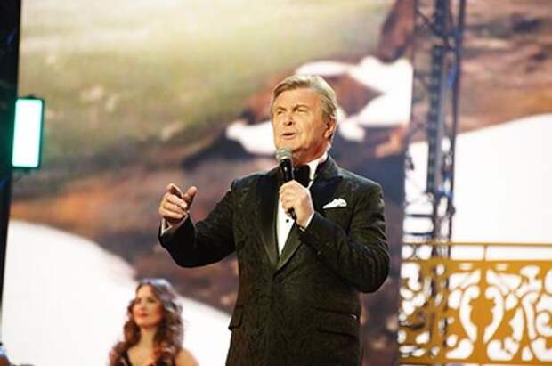 Лев Лещенко считает Андрея Разина "поющим администратором"