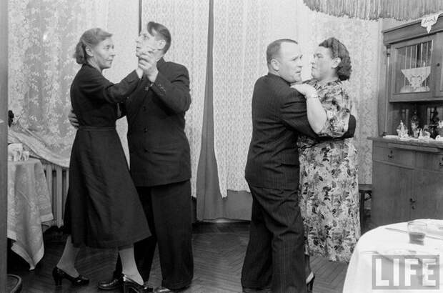 Фоторепортаж о жизни простых советских граждан в 1950-х