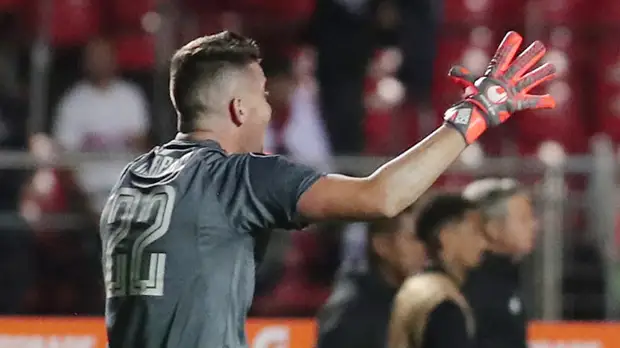 Агент Эрреры опроверг возможный переход голкипера в «Локомотив»