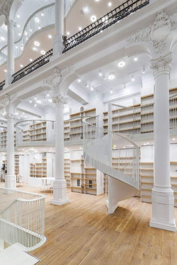 книжный магазин в Румынии