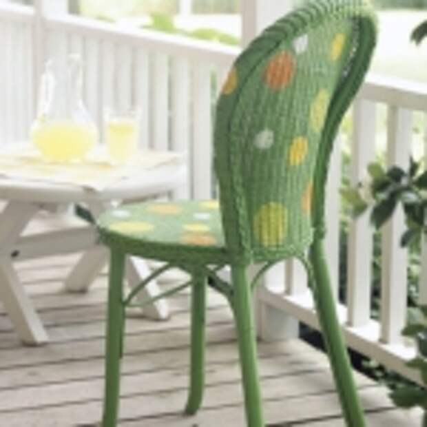 painting-on-wicker-patio-furniture-chair3.jpg