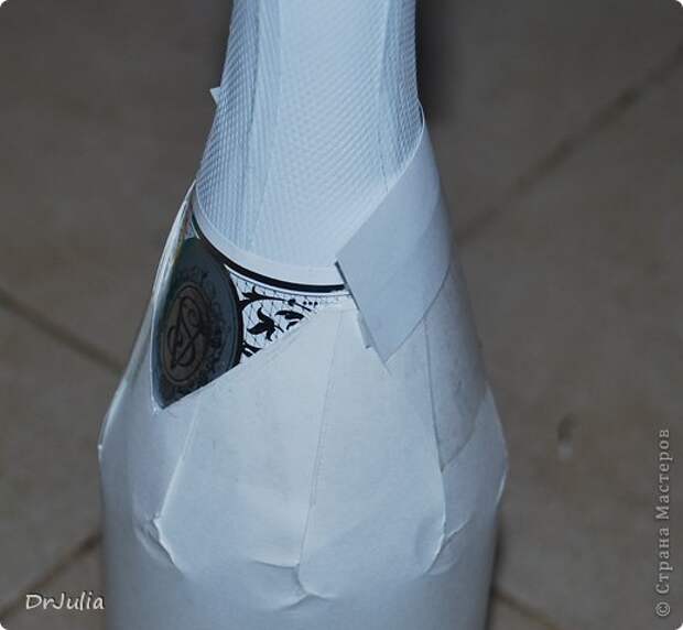 Декор предметов 8 марта Моделирование конструирование Цумами Канзаши Девушка Весна и как я делаю съёмную одежду для бутылок Бутылки стеклянные Ленты фото 8