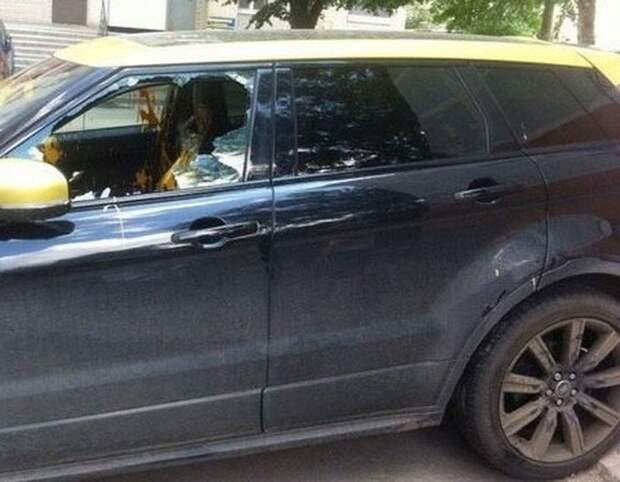 В Ростове неизвестные облили салон Range Rover краской evoque, range rover, вандализм, краска, месть