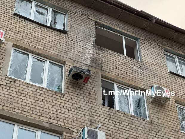Последствия прилёта БПЛА в здание "Энергосбыта" в Киевском районе Донецка https://t.me/webmoney_dn/316121