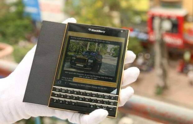 BlackBerry Gold Passport
