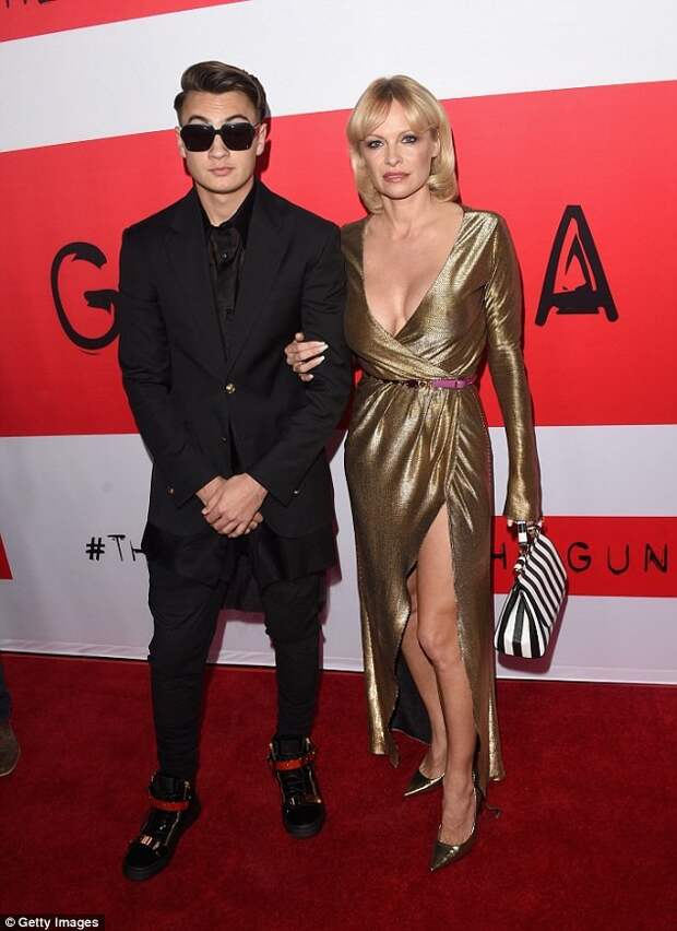 Памела Андерсон вывела сына в свет Памела Андерсон вывела сына в свет pamela anderson, сын
