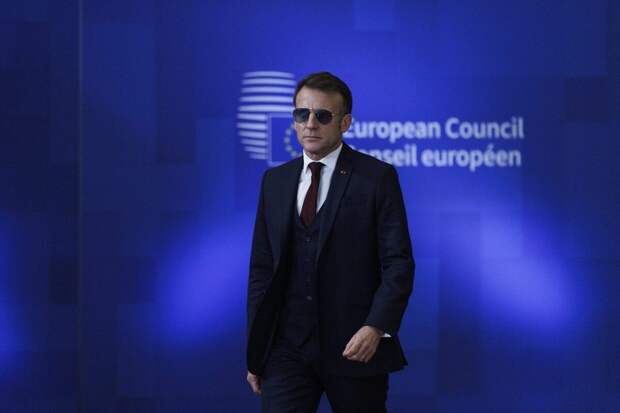 Вшитая в костюм сила: лидеры стран заговорили с миром через свой гардероб