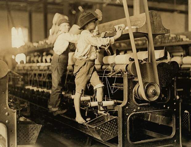 Вот так выглядела эксплуатация детского труда в начале ХХ века ХХ век, дети-работники, детский труд, интересно, история, познавательно, фотосвидетельства, эксплуатация детей