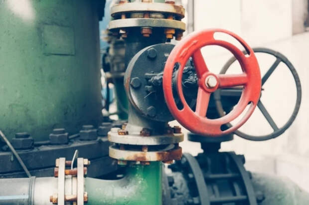 Цена на газ в Европе превысила $650 из-за перекрытия Ормузского пролива