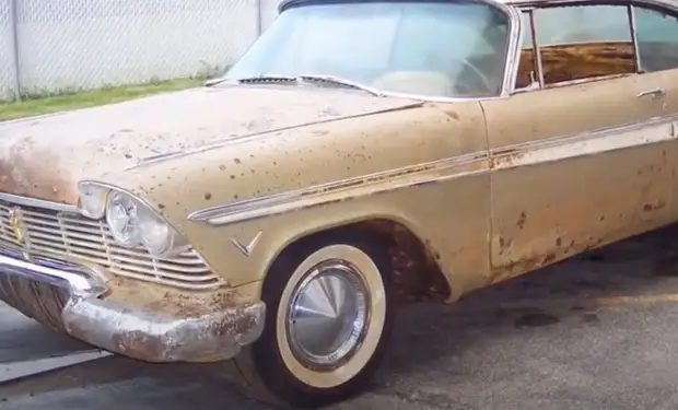 Машину превратили в капсулу времени и спрятали под землю на 50 лет