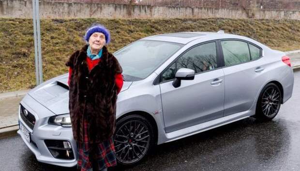Польская пенсионерка купила себе Subaru WRX STI Польская пенсионерка купила себе Subaru WRX STI