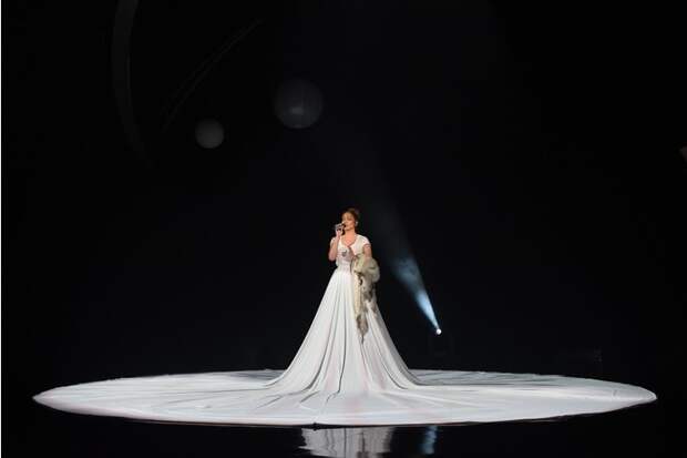 Дженнифер Лопес на сцене American Idol