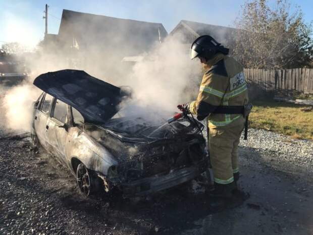 В Верхнем Тагиле на ходу загорелся автомобиль