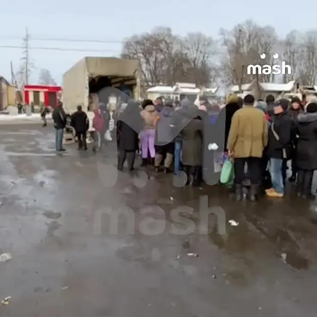 Город Липцы, Харьковская область. Приехала первая российская гуманитарная колонна....