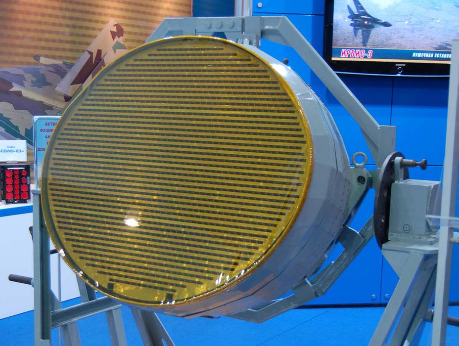Опытный образец бортовой РЛС с АФАР на авиашоу МАКС-2009 - Т-50 vs F-22 Raptor. Сравнительный анализ истребителей пятого поколения в России и США | Военно-исторический портал Warspot.ru