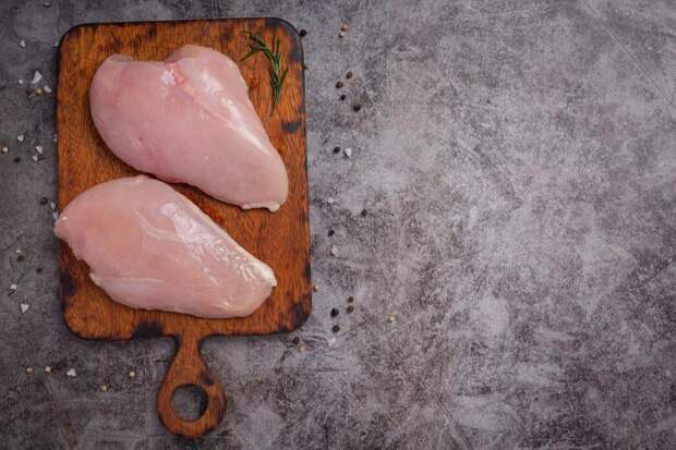 27 тонн курицы, импортированной в Приморье, оказались заражены сальмонеллой