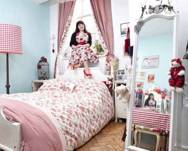 Mickayla Skaife, 23 — London, Great Britain