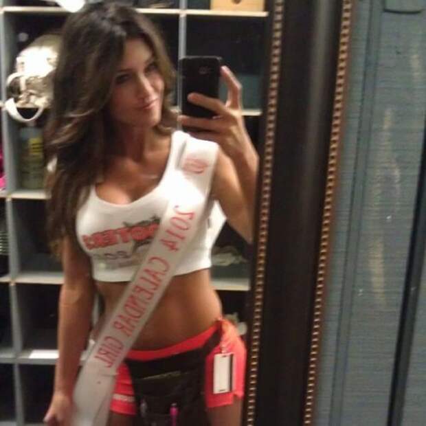 Девушки "Hooters" (28 фото)