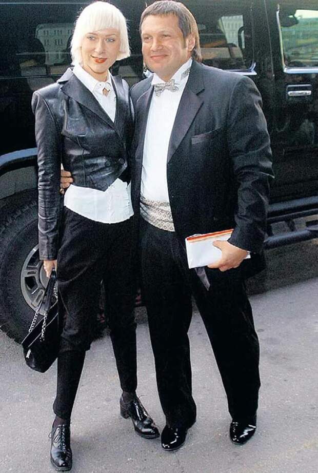 Эльга Сэпп, как выглядит жена знаменитого отечественного ведущего Владимира Соловьева