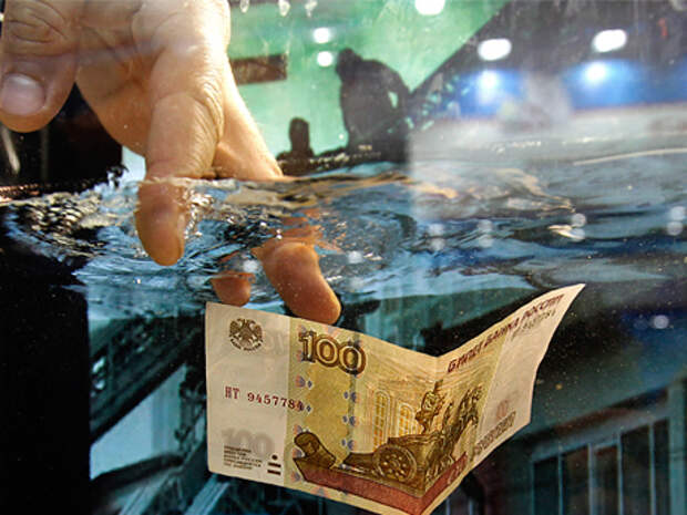 Грубой ошибкой ЦБ стал переход к свободному плаванию курса рубля