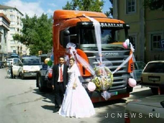 Самые необычные свадебные автомобили