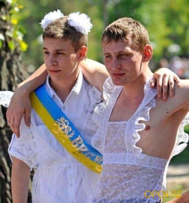 Выпускной-2012: девушки в нижнем белье, парни - в женских фартуках. ФОТОрепортаж - школа, выпуск, Жизнь прекрасна (14.05.12 12:5