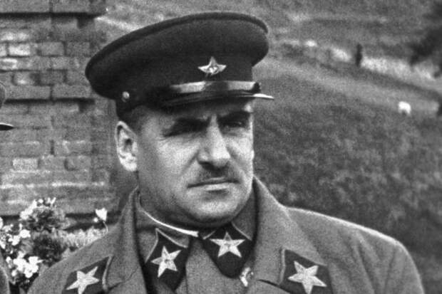 Командующий Особой Краснознаменной Дальневосточной армией Василий Блюхер. Фото: Назаров Н. / ТАСС Командующий Особой Краснознаменной Дальневосточной армией Василий Блюхер. Фото: Назаров Н. / ТАСС
