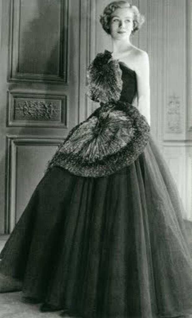 Crinolines in Contemporary Fashion Elsa Schiaparelli, 1950