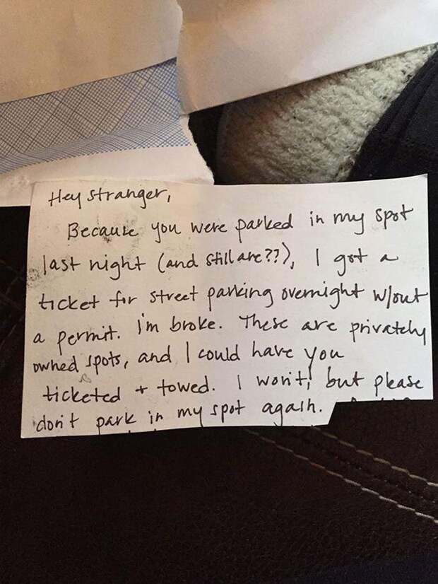 оставила записку укравшему её парковку, написала записку украл парковочное место