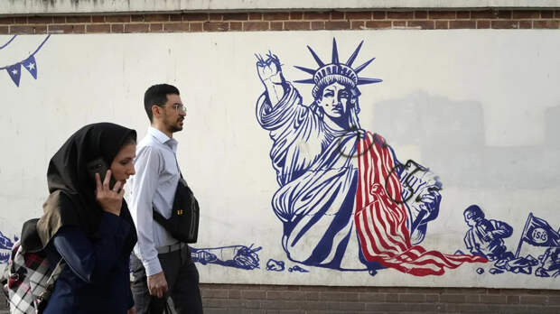 Politico: конфликт США и Ирана выгоден России из-за роста цен на нефть