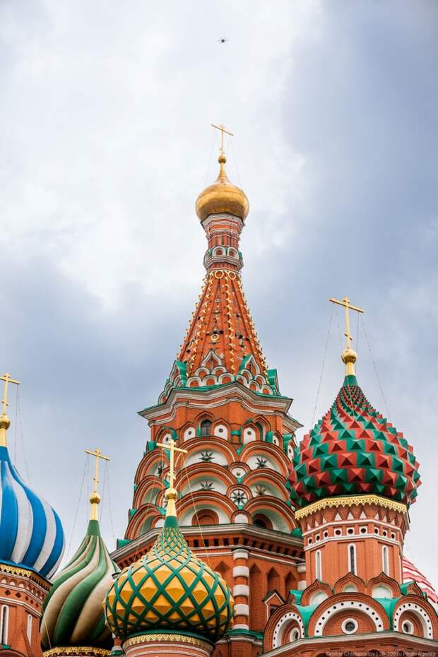 Пролетая над Московским Кремлём Пролетая над Московским Кремлём