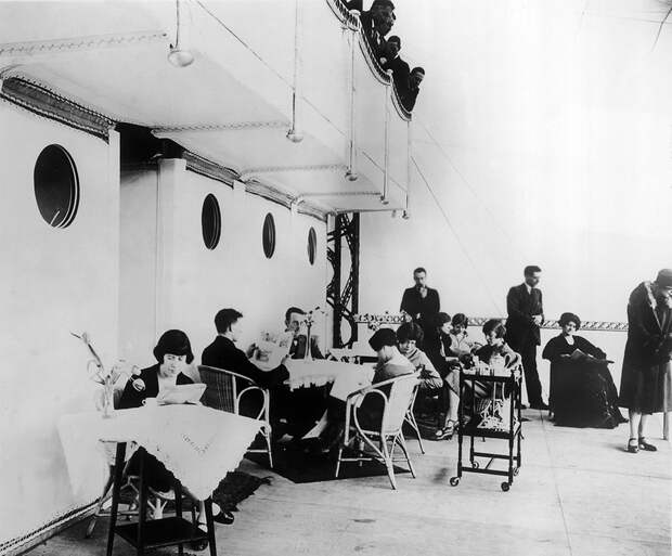 PASSAGERS DU ZEPPELIN R-100 1938 PASSAGERS DU ZEPPELIN R-100 1938