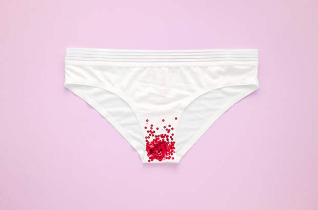 Багровые реки: полезны ли маски из менструальной крови для кожи