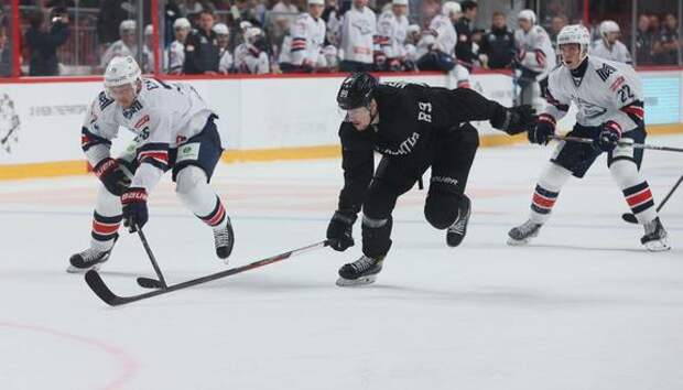 Три команды претендуют на Кубок губернатора Челябинской области по хоккею