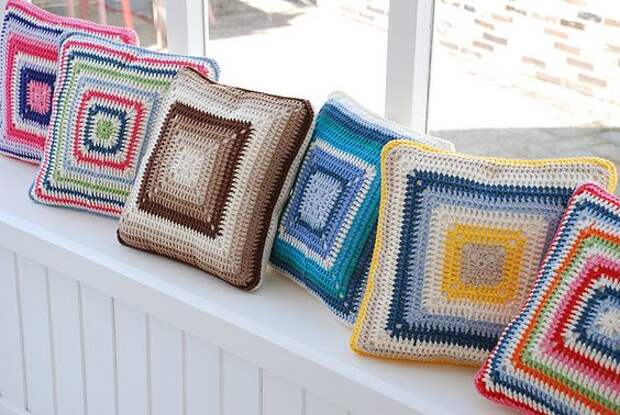 Crochet Pillows: 