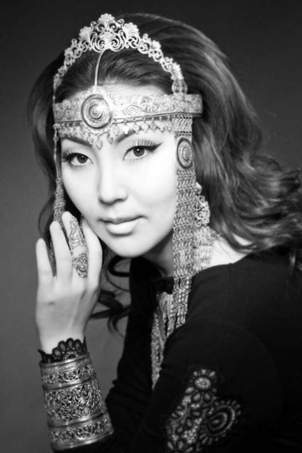 Наталья Яковлева (Далаана) - якутская певица. фото