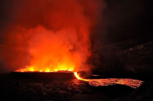 Кратер вулкана Nyiragongo (28 фото)