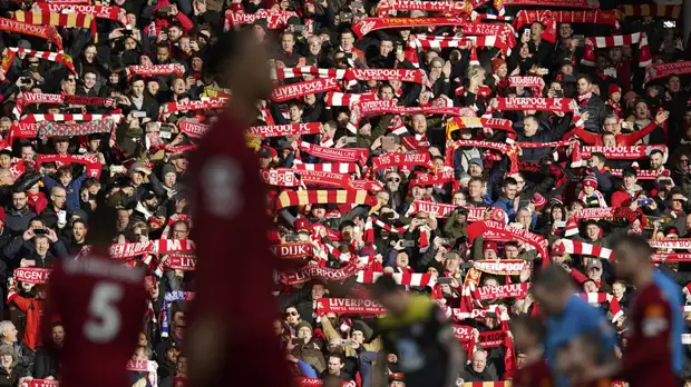 Нурмагомедов: меня окружила тысяча пьяных болельщиков «Ливерпуля», но я готов был дать им бой