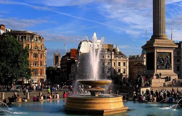 4. А если вы любите более высокие фонтаны - добро пожаловать на Трафальгарскую площадь. великобритания, лондон, путешествия