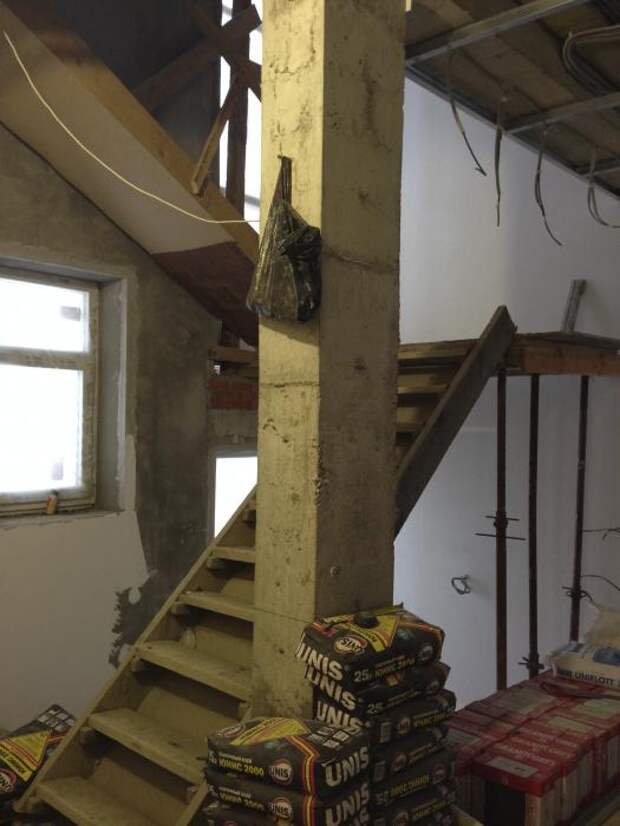 Лестница в загородном доме, монтаж лестницы