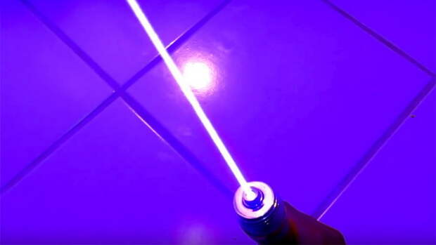 2-homemade-laser-lightsaber-1