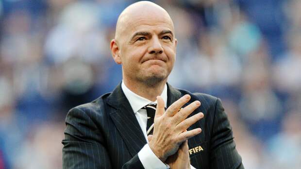 Инфантино заявил, что ФИФА должна рассмотреть вопрос снятия санкций с России